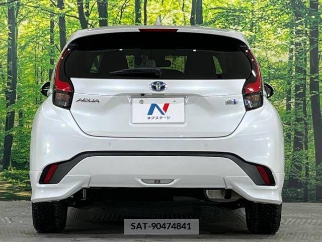 Toyota AQUA 2021-08 260481-15