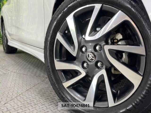 Toyota AQUA 2021-08 260481-13