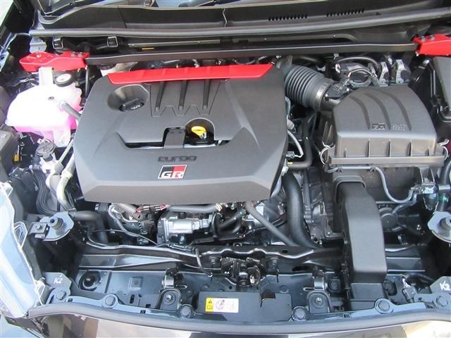 Toyota YARIS 2023-05 11371-13