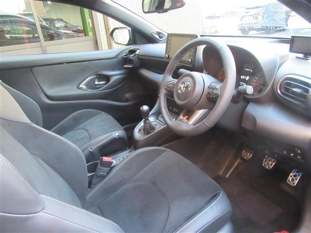Toyota YARIS 2023-05 11371-4
