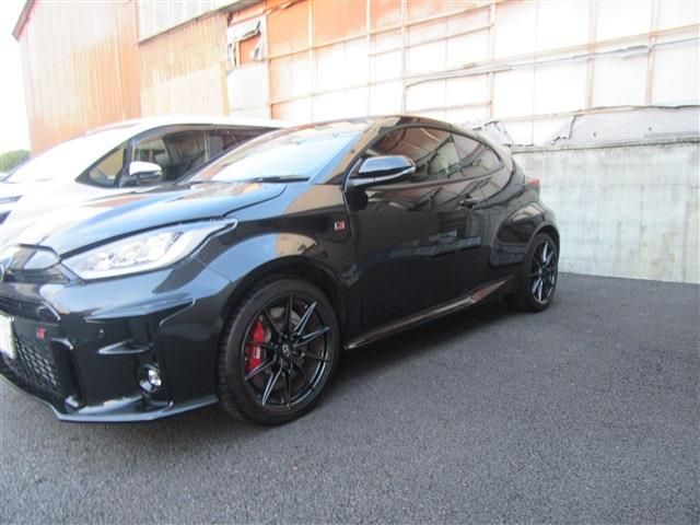 Toyota YARIS 2023-05 11371-11