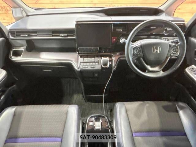 Honda e 2021-03 221173-1