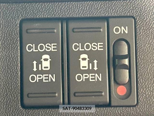 Honda e 2021-03 221173-5