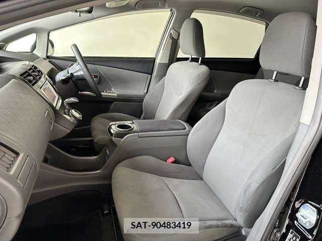 Toyota PRIUS ALPHA 2014-03 376978-16