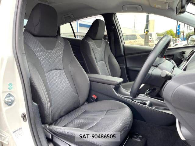 Toyota PRIUS 2016-11 380484-11