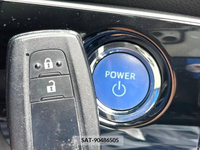 Toyota PRIUS 2016-11 380484-10