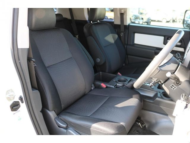 Toyota FJ CRUISER 2012-01 182590-5
