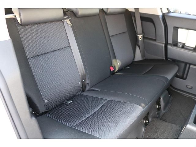 Toyota FJ CRUISER 2012-01 182590-6