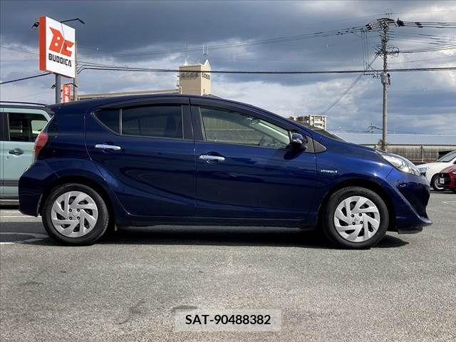 Toyota AQUA 2018-04 291906-8