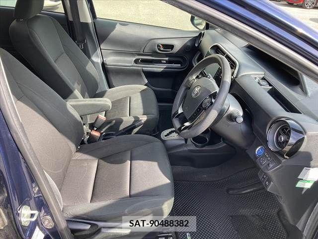 Toyota AQUA 2018-04 291906-12