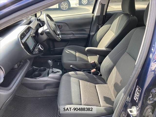 Toyota AQUA 2018-04 291906-13