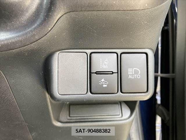 Toyota AQUA 2018-04 291906-21