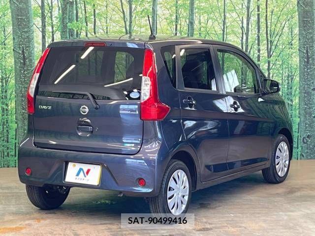 Nissan DAYZ 2015-10 390347-17