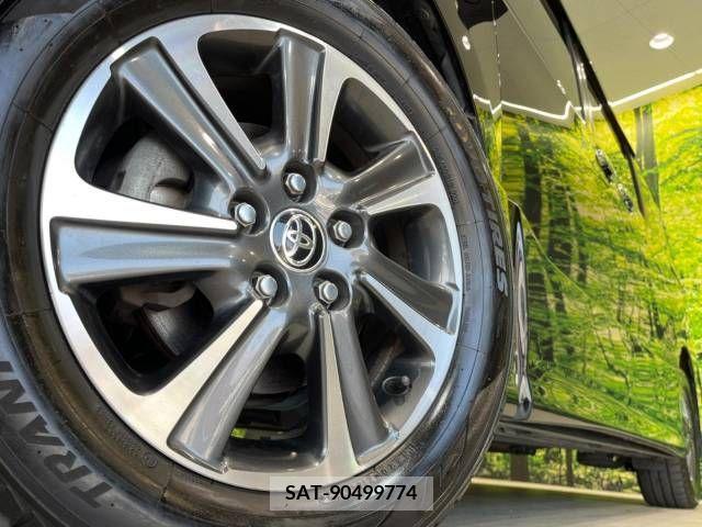 Toyota VOXY 2019-04 370408-13