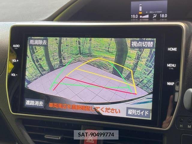 Toyota VOXY 2019-04 370408-4