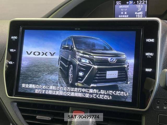 Toyota VOXY 2019-04 370408-3