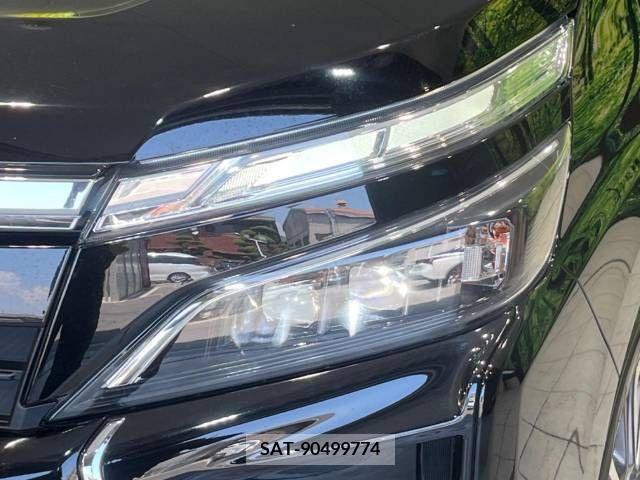 Toyota VOXY 2019-04 370408-12
