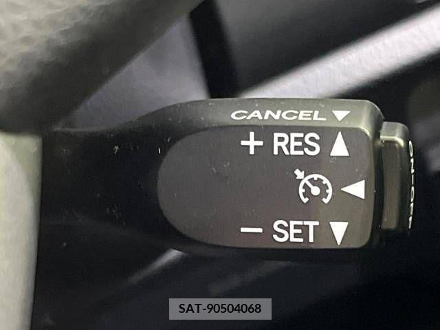 Toyota VOXY 2020-10 321671-6