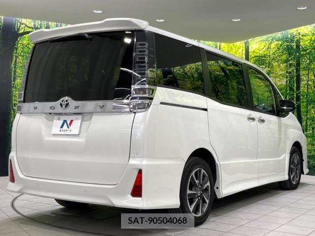 Toyota VOXY 2020-10 321671-17