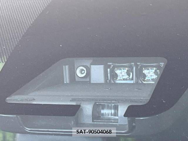 Toyota VOXY 2020-10 321671-2
