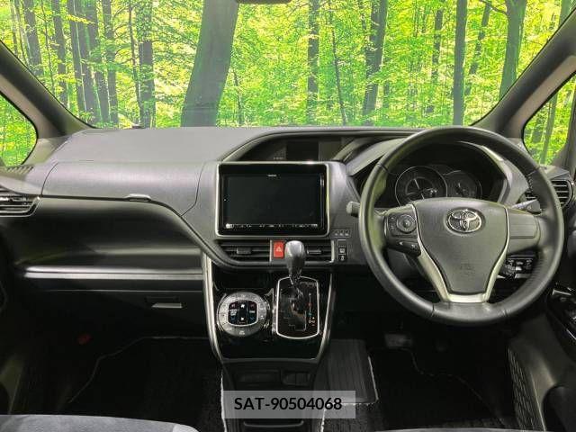 Toyota VOXY 2020-10 321671-1