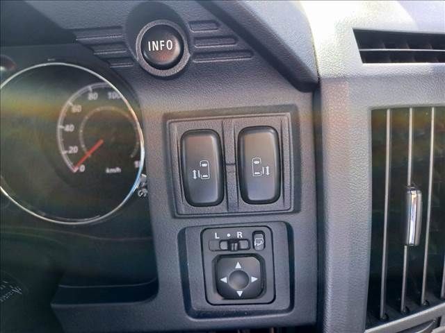 Mitsubishi DELICA D5 2010-09 8830-19