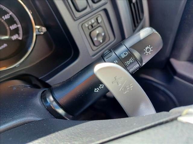 Mitsubishi DELICA D5 2010-09 8830-17