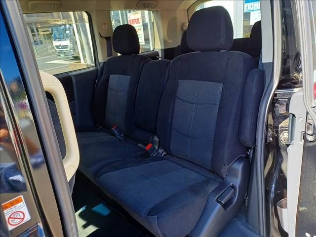 Mitsubishi DELICA D5 2010-09 8830-4
