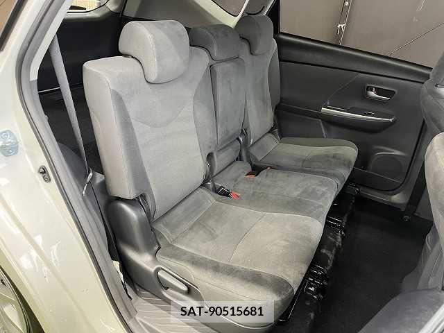 Toyota PRIUS ALPHA 2014-12 372728-9