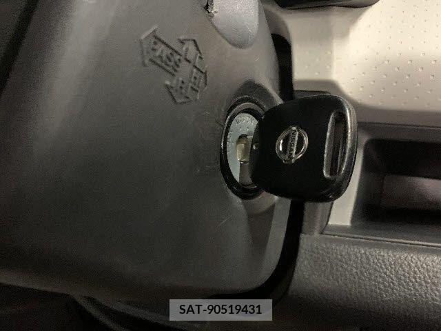 Nissan MOCO 2012-03 334505-5
