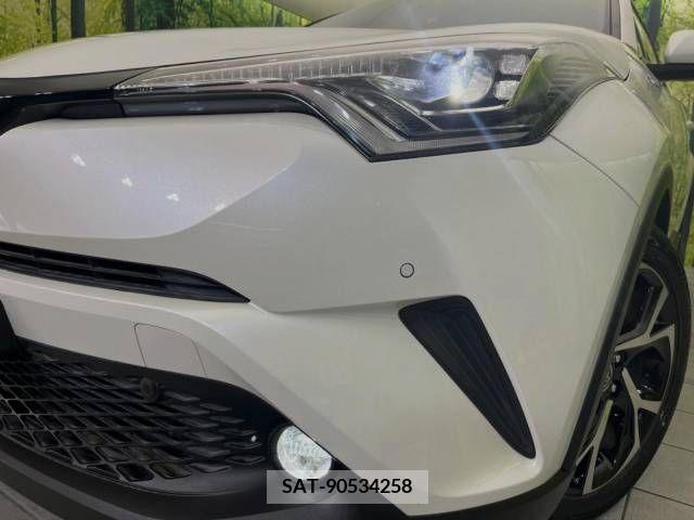 Toyota C-HR 2017-02 342826-12