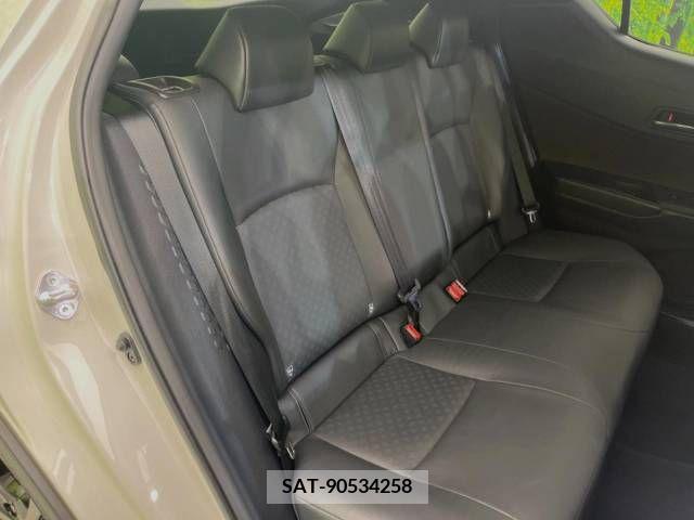 Toyota C-HR 2017-02 342826-9