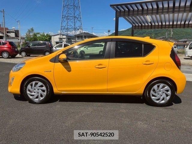 Toyota AQUA 2017-03 292035-8