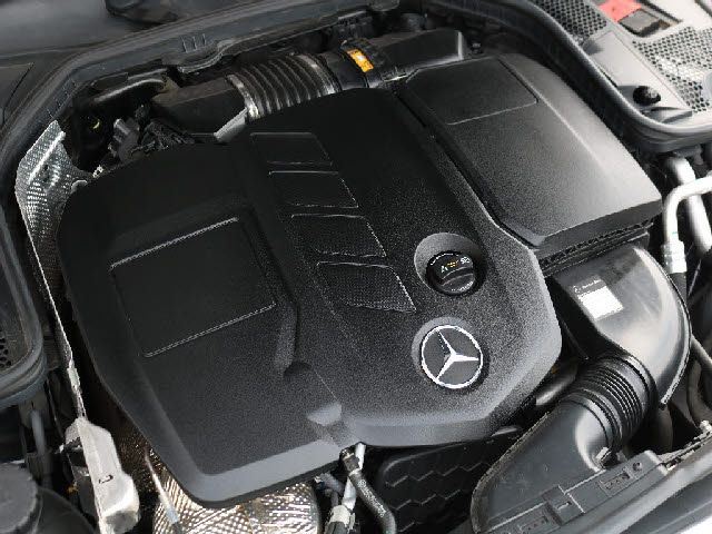 Mercedes Benz C-CLASS 2018-10 10083-5