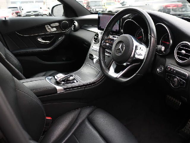 Mercedes Benz C-CLASS 2018-10 10083-11