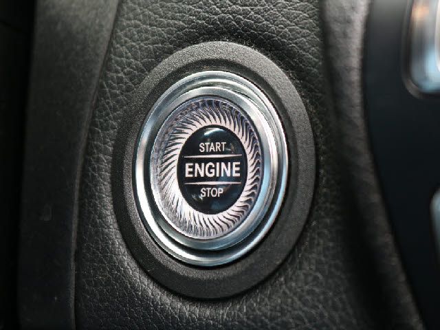 Mercedes Benz C-CLASS 2018-10 10083-8