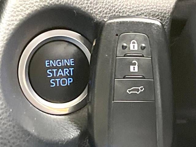 Toyota COROLLA CROSS 2022-01 12871-7