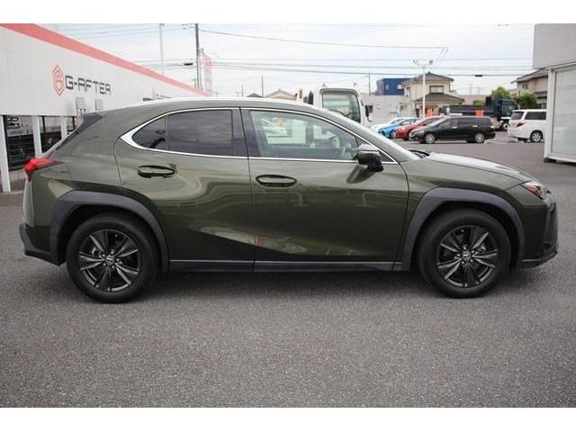 Lexus UX 2018-11 8054-10