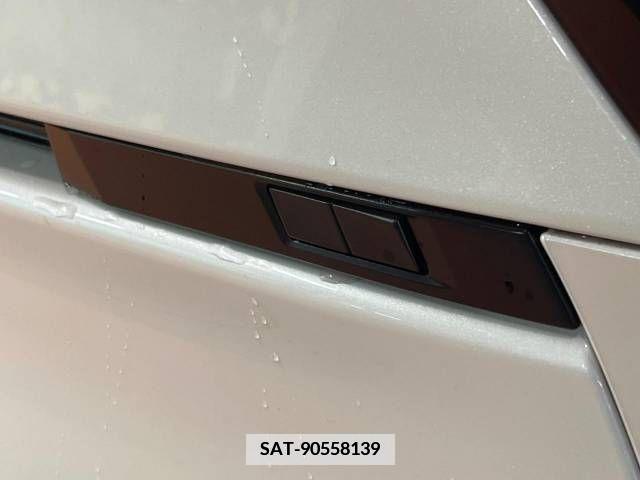Toyota NOAH 2023-08 346910-8