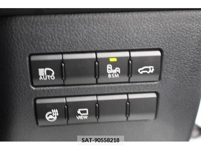 Lexus NX 2018-03 275666-3