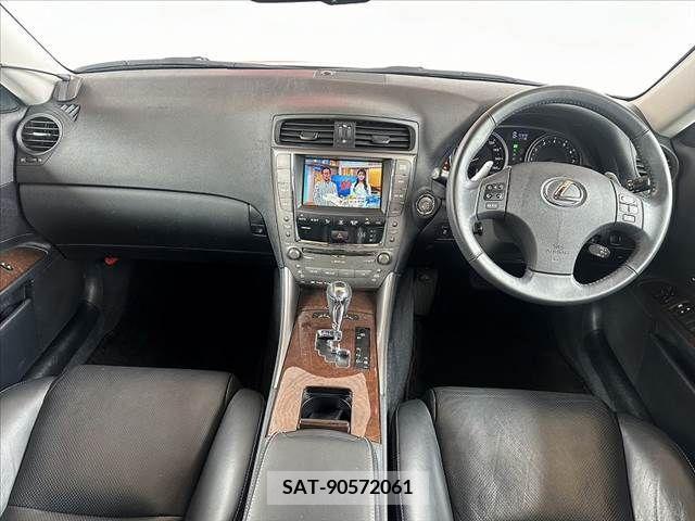 Lexus IS 2010-04 334263-1