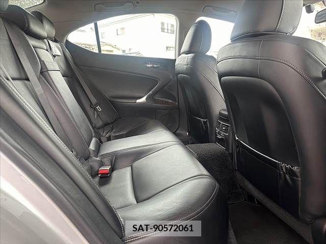 Lexus IS 2010-04 334263-17