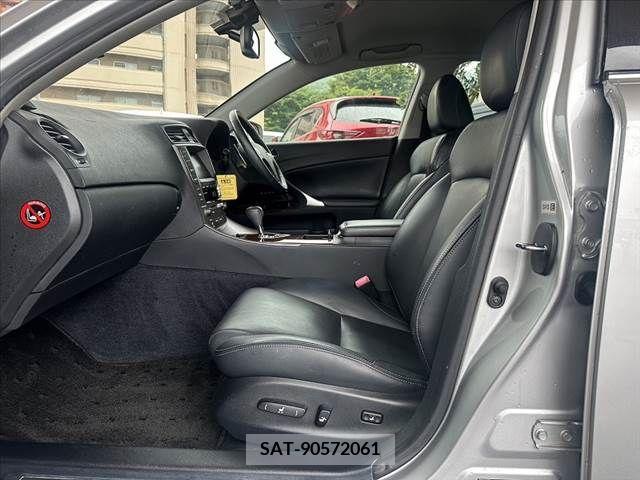 Lexus IS 2010-04 334263-16
