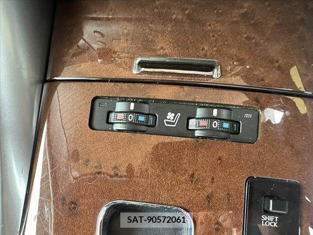 Lexus IS 2010-04 334263-4