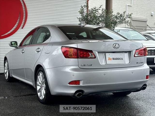 Lexus IS 2010-04 334263-14