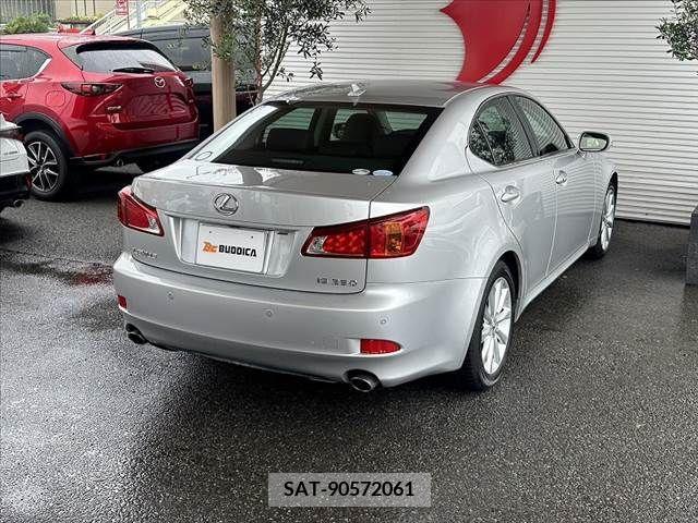 Lexus IS 2010-04 334263-13