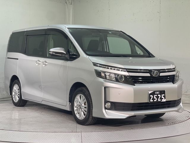 Toyota VOXY 2015-06 190665-0