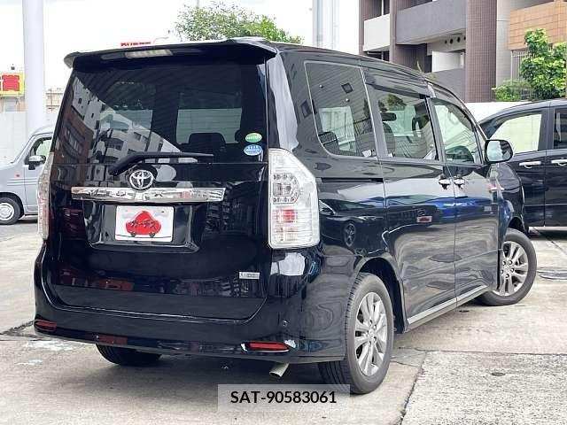 Toyota VOXY 2012-08 321337-2