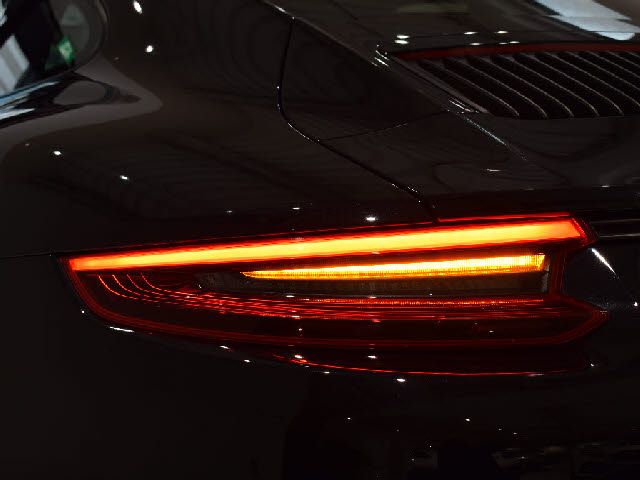Porsche 911 2019-01 9816-10