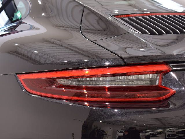 Porsche 911 2019-01 9816-9